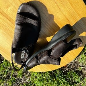 AEROSOLES ‘Shawna’ Aerology Dark Brown Leather Slingback Sandals